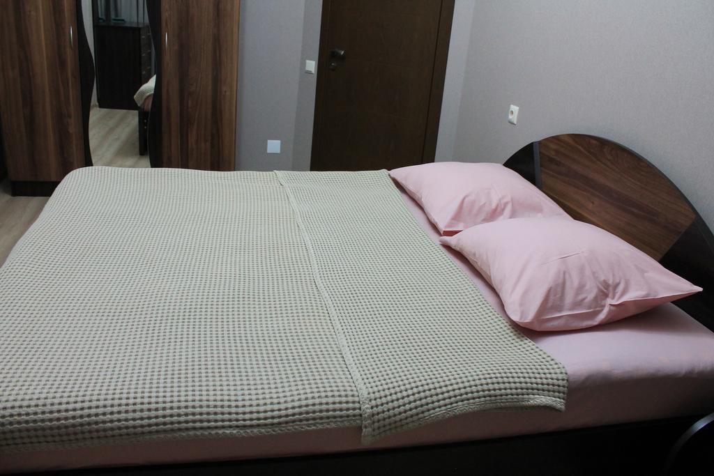 Berapartment With Mountain View Batumi Exterior foto